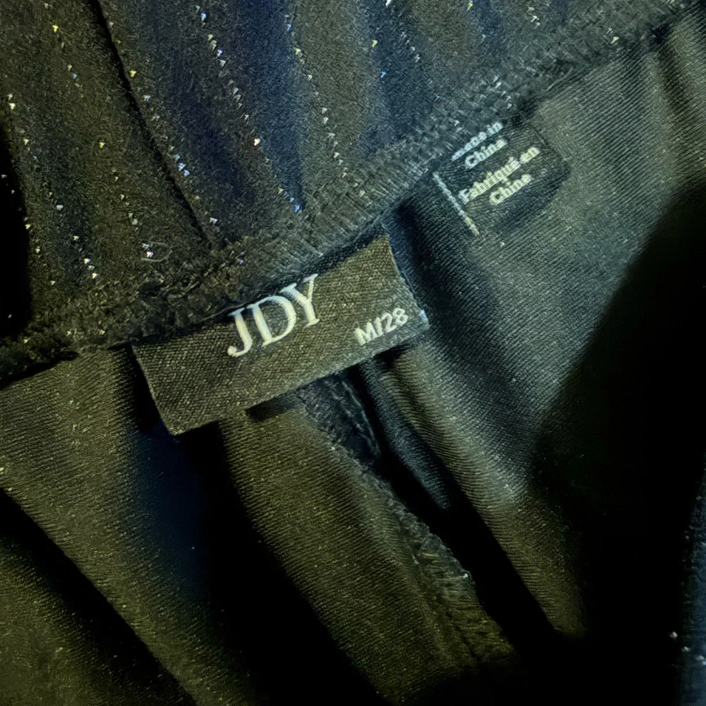 JDY Petite wide leg pants in black - Picture 10 of 12